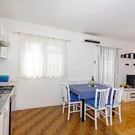Apartment Danica *