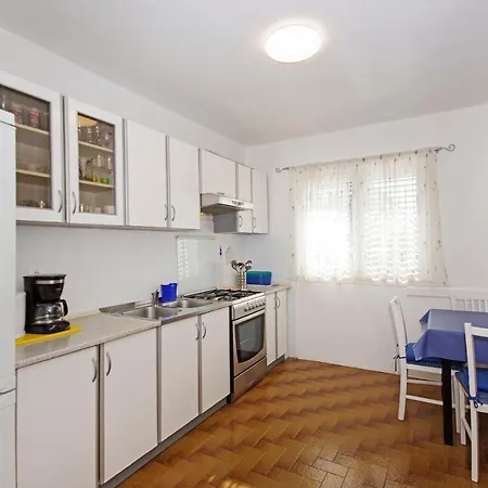 Apartament Danica